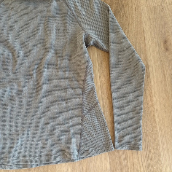 ** Kuhl Waffle Knit light gray cowl neck Medium - Picture 2 of 9